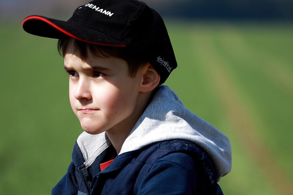 boy, child, portrait, young, childhood, person, thoughtful, cap, bad look, think, face, eyes, profile